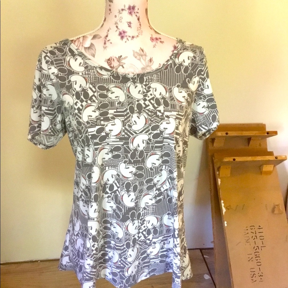 Tee shirt